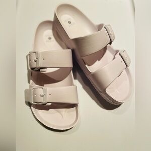 Shade and Shore size 6 girls Sandals​​
